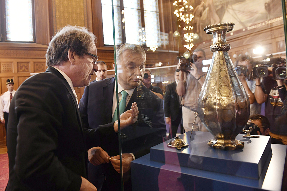 Highway overpass collapses in India, killing at least 18