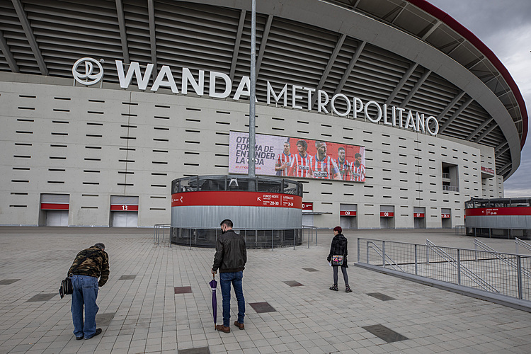 Clubs try to keep Super League idea alive as it collapses