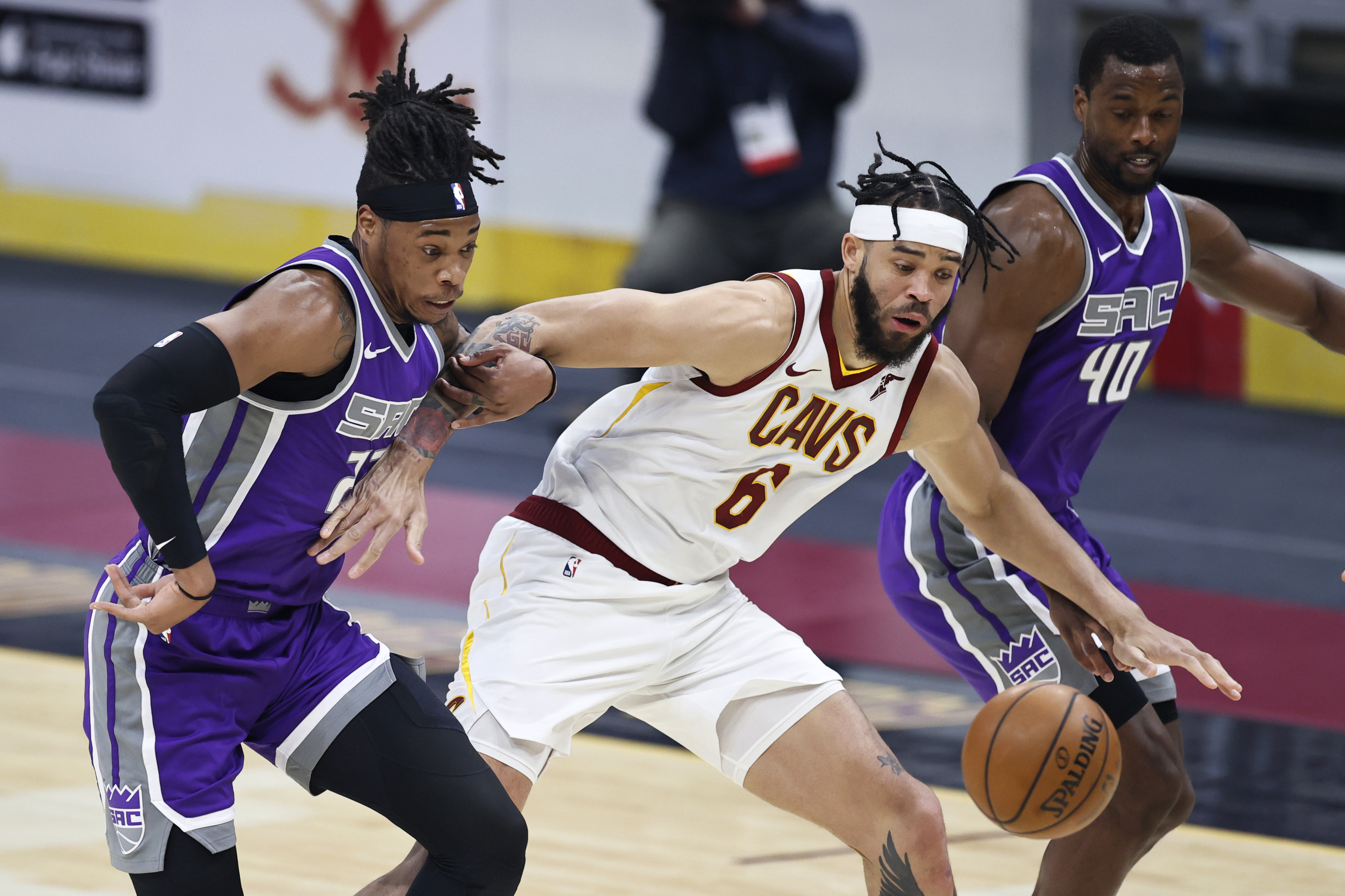 AP source: Nuggets acquire center JaVale McGee from Cavs 
