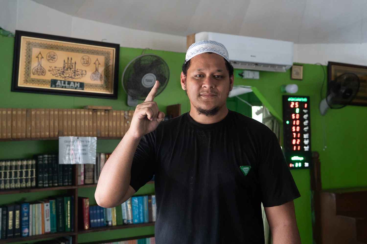 'We also believe in one God': Muslim and Baha'i respond to religious restriction