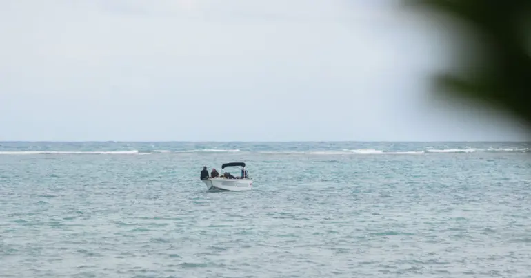 Search for two fishermen ends