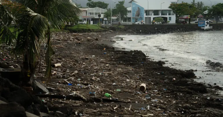 Litter problem plagues Apia shoreline