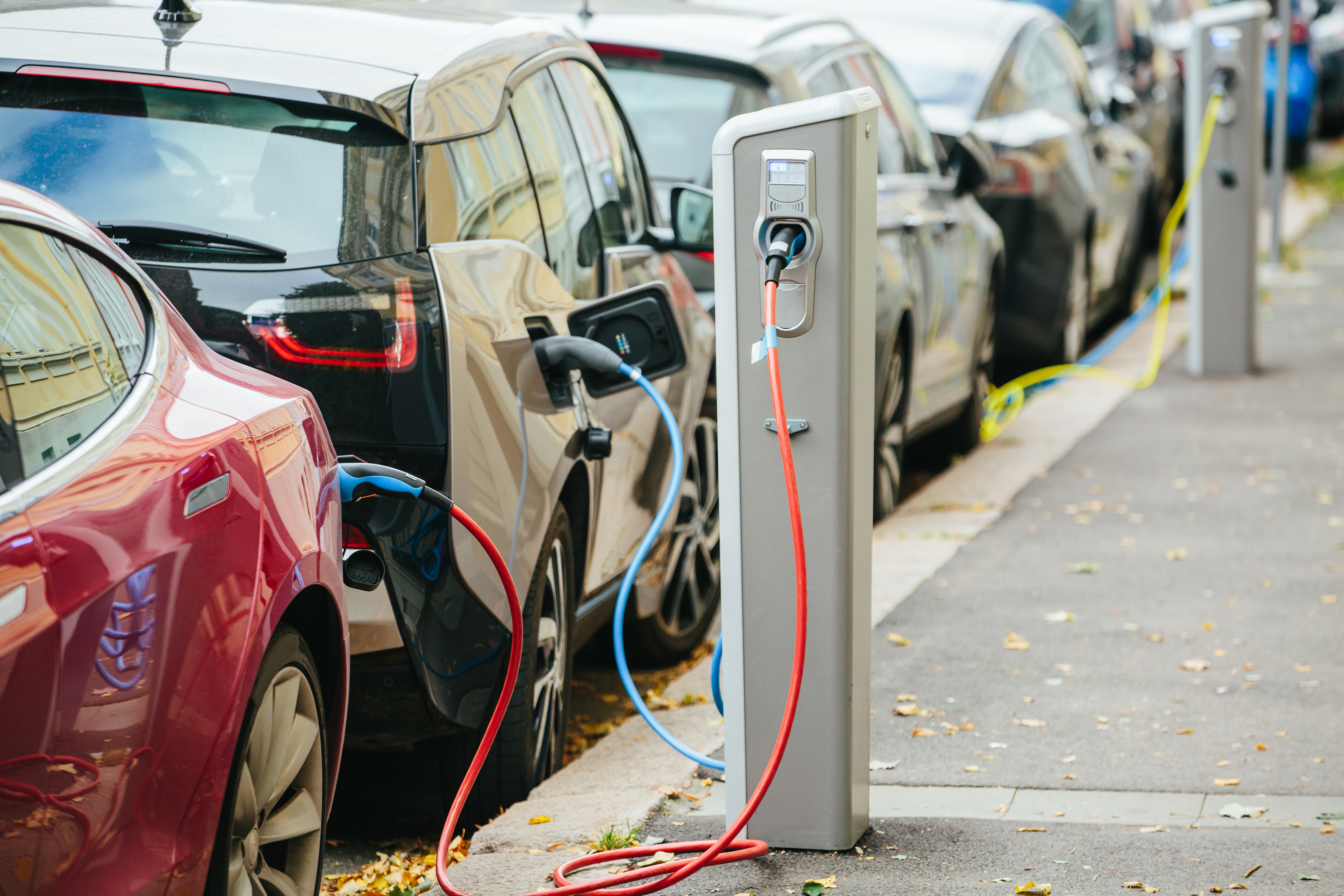 Strategy Analytics Identifies Driving Forces and Barriers for EV Adoption