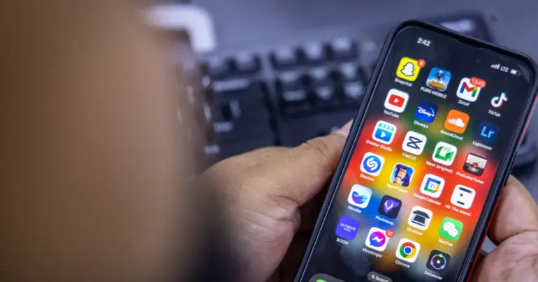 Hooked on screens, youths talk about lost time