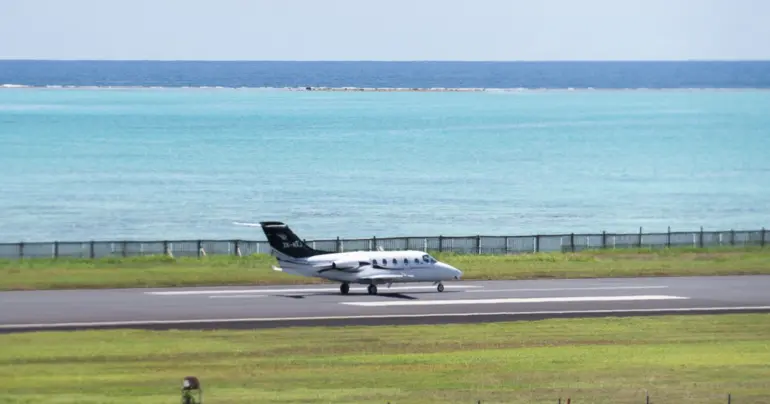PM jets out on private plane