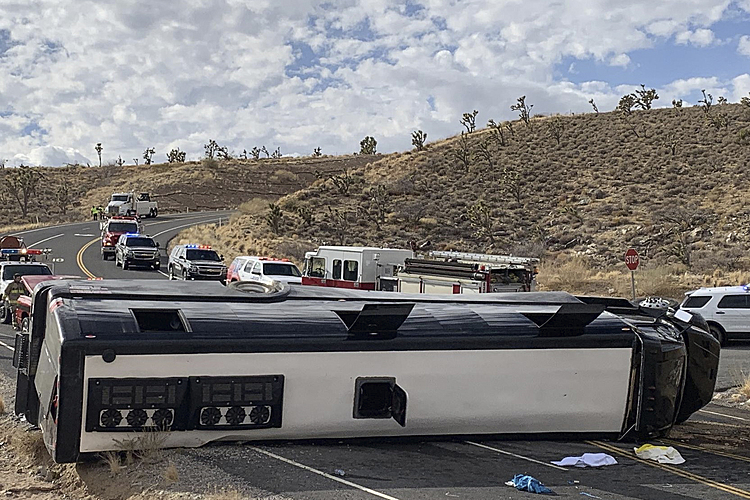 Bus in deadly Grand Canyon crash offers tours by comedians