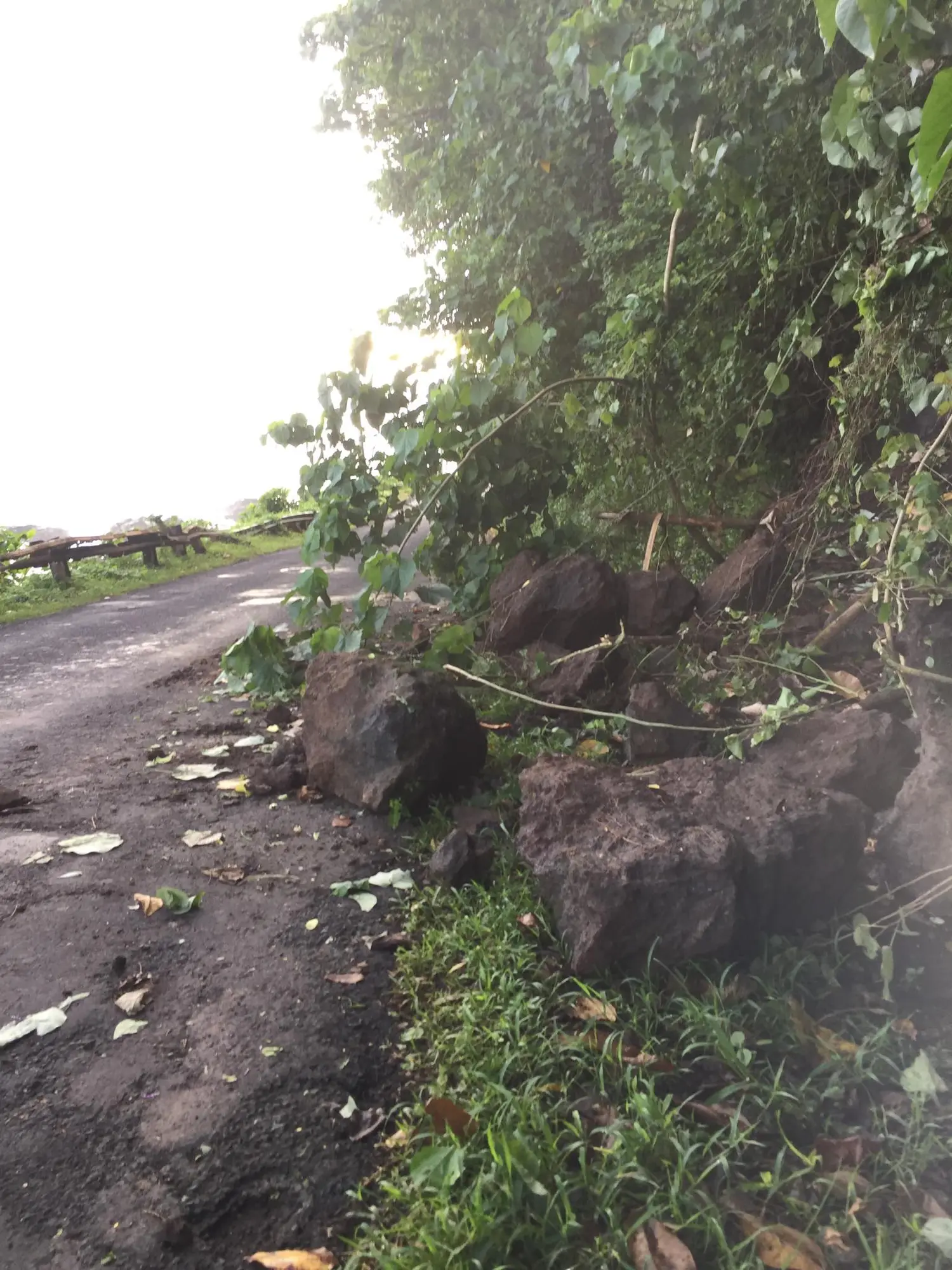 Landslide concern near Solosolo and Luatuanu'u