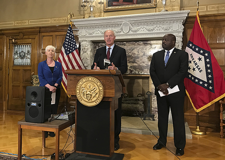 Arkansas governor to sign anti-'sanctuary cities' bill
