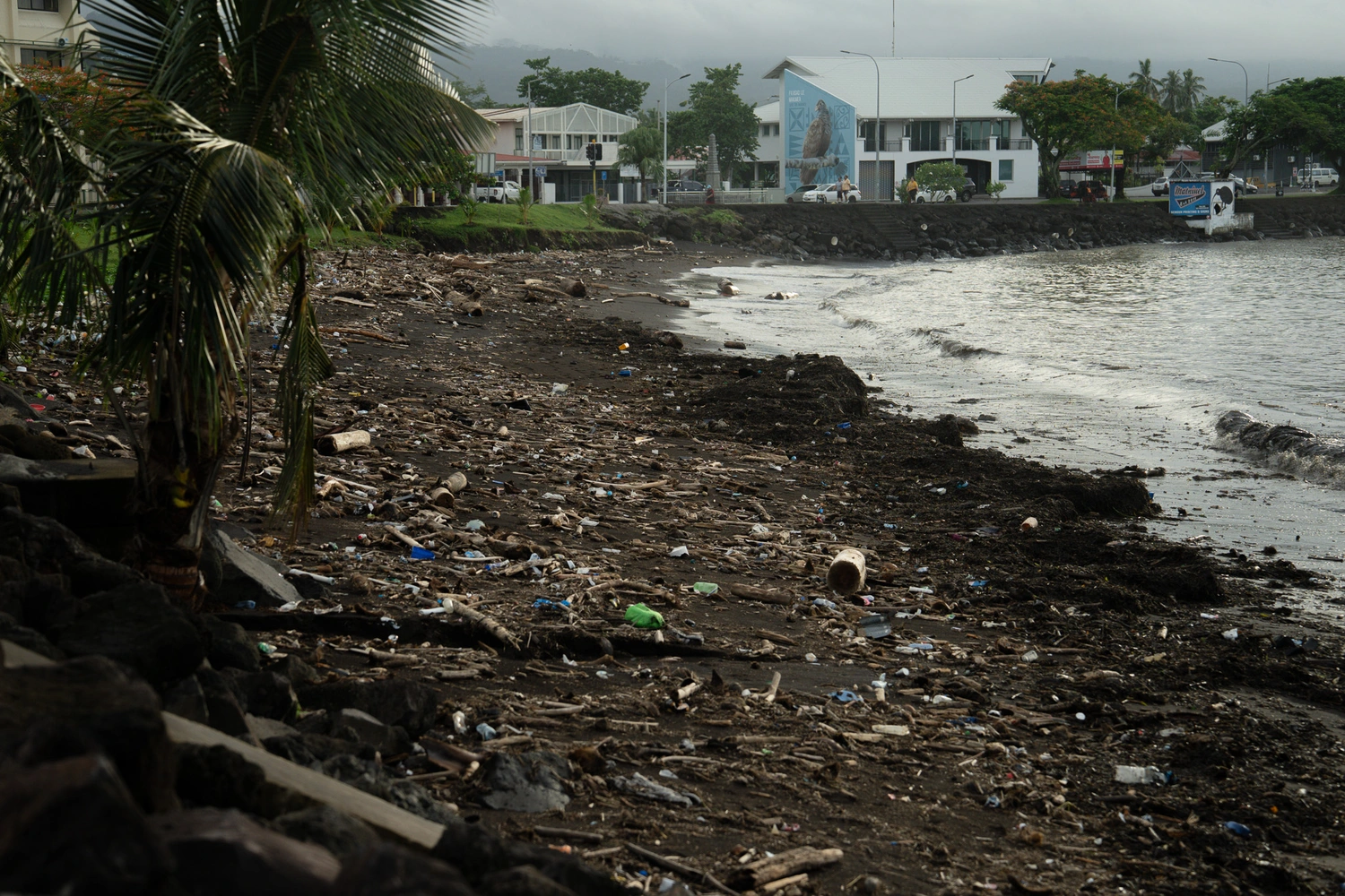 Litter problem plagues Apia shoreline