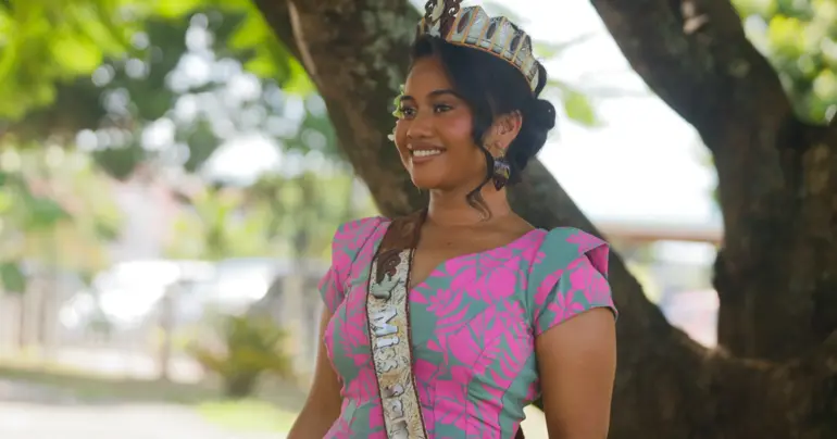  Miss Samoa encouraged by Litara on her way to Fiji