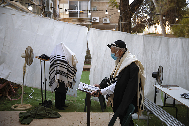 The Latest: Thailand closes Myanmar border crossings