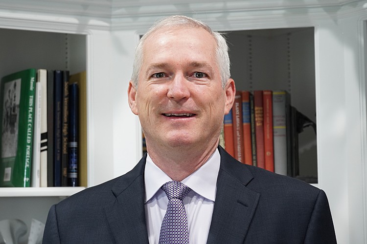 Eaton Vehicle Group’s Chief Engineer Receives Prestigious Purdue University Award for Work in Reducing Emissions