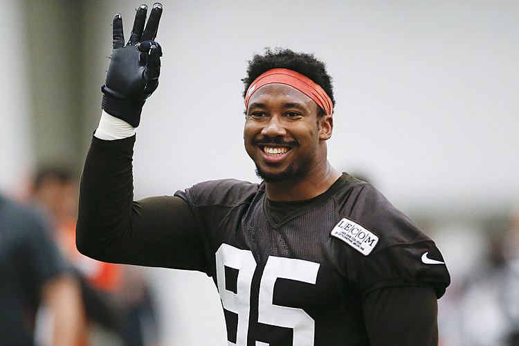 AP Source: Browns, Garrett closing in on contract extension