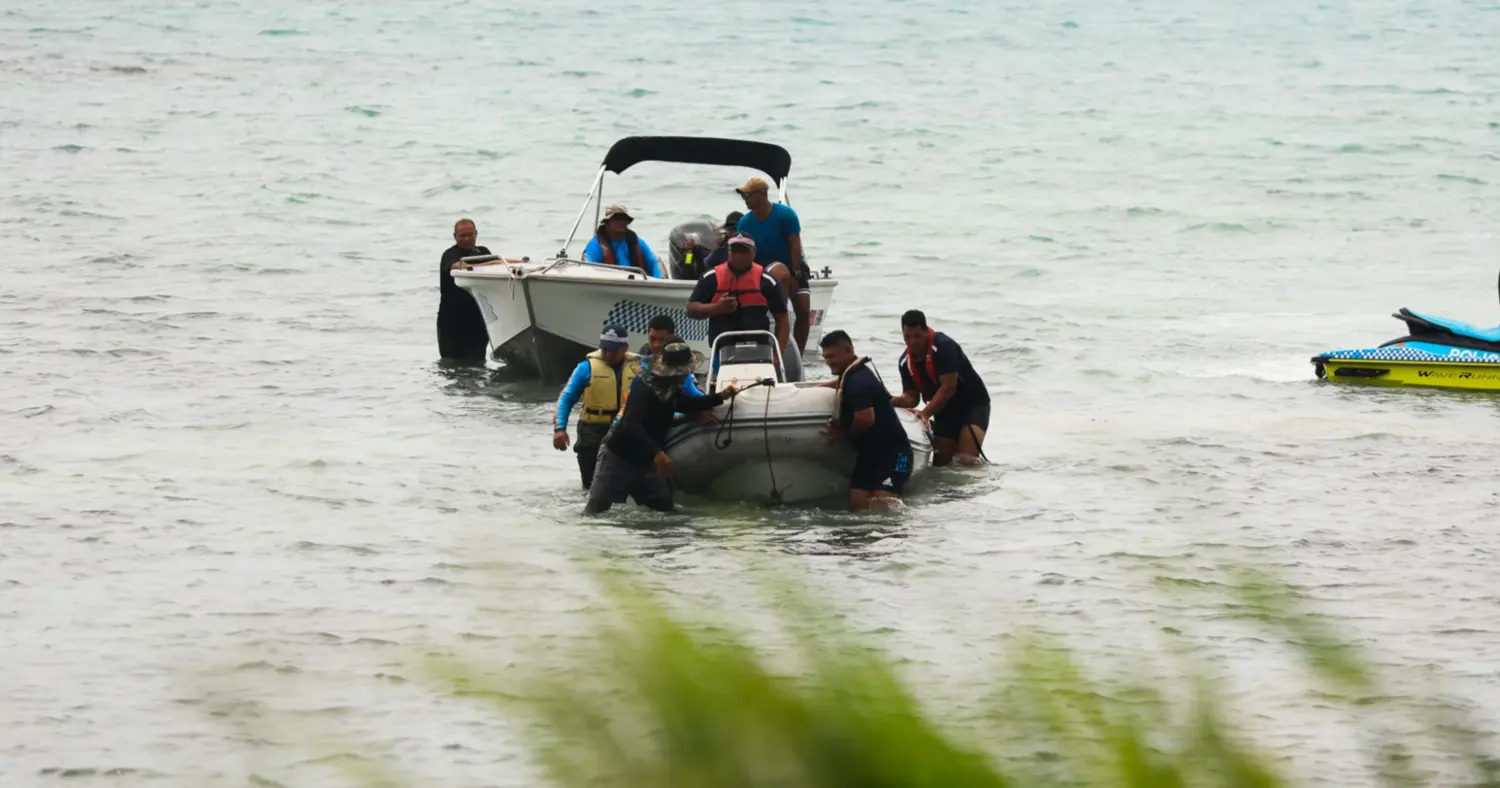 No lifejackets were worn by police says PM