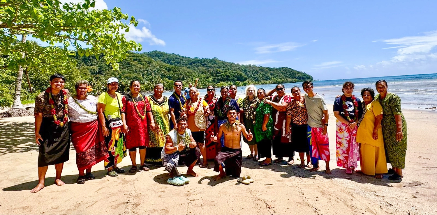 US volunteers help with tree planting
