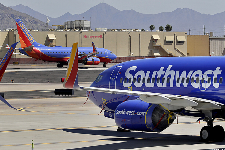 Southwest suffers technology problem for second straight day