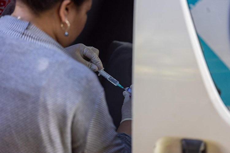 Is there a need to make measles vaccination compulsory?