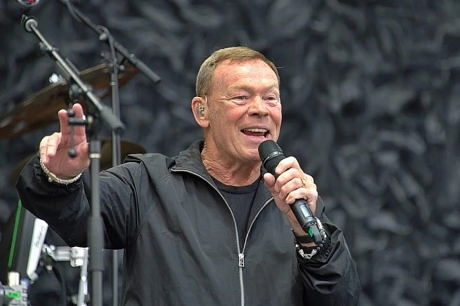 Digicel backs UB40 concert