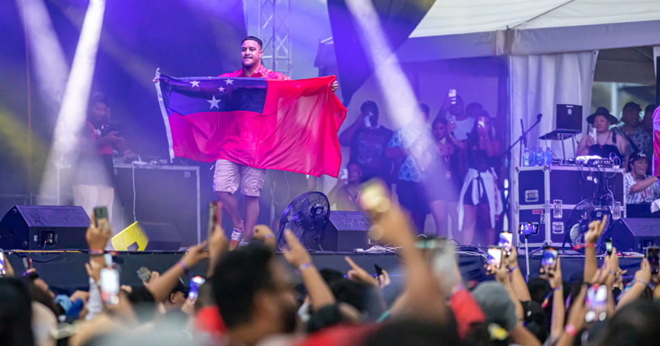 Samoa Observer | Close to thousand at Motherland Samoa concert