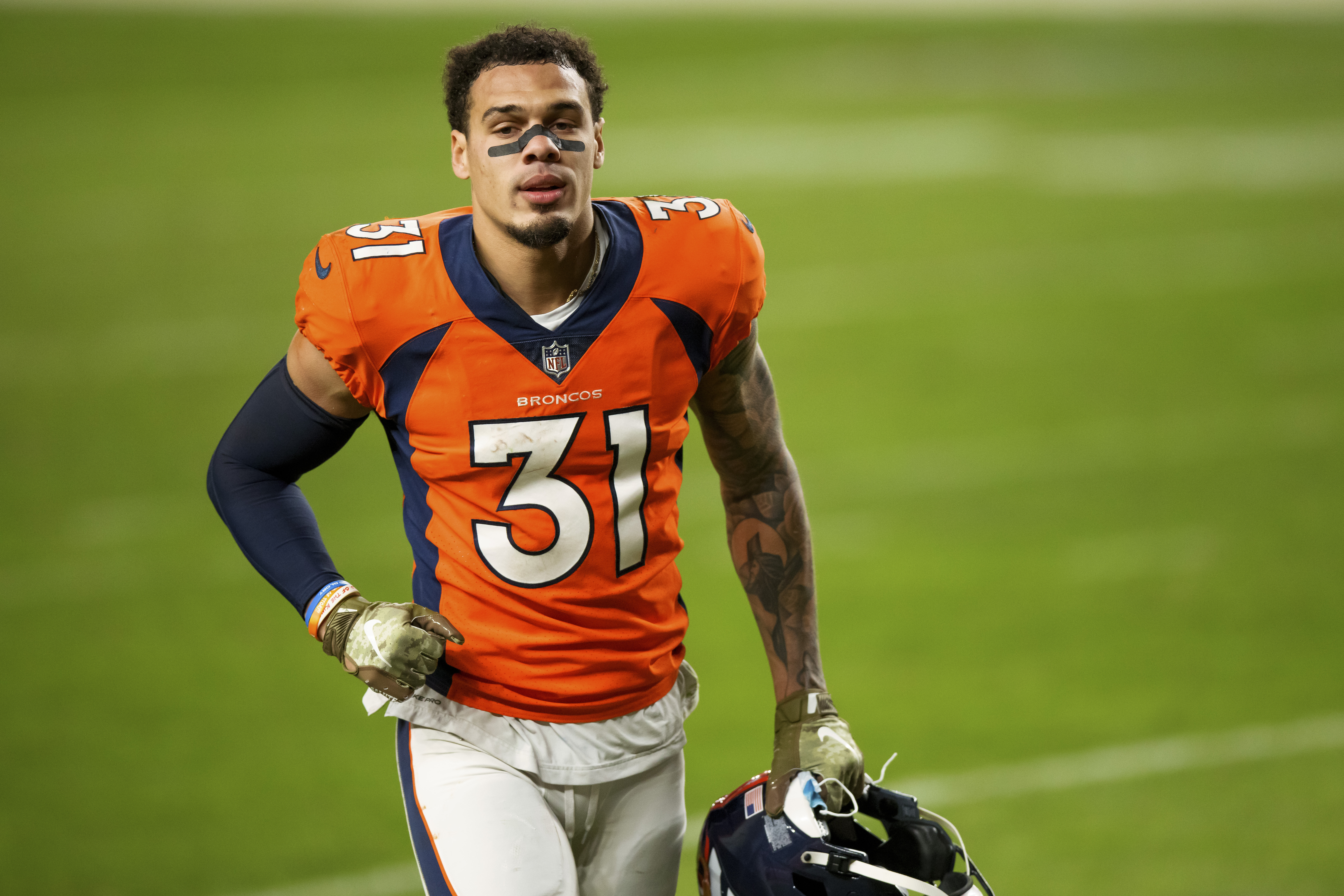 Denver Broncos place franchise tag on Justin Simmons again