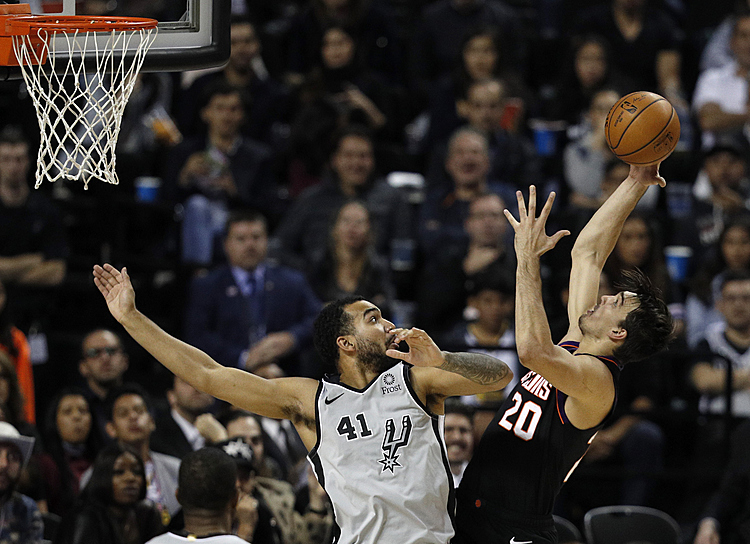 Mills hits winner, Spurs outlast Suns in record-setting OT
