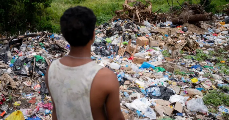 Mini landfill forms in Toamua-Uta, residents concerned 