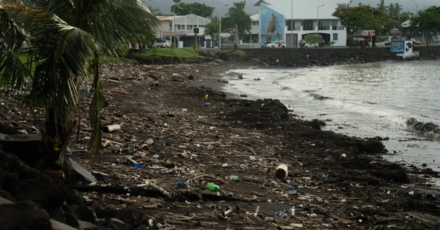 Litter problem plagues Apia shoreline