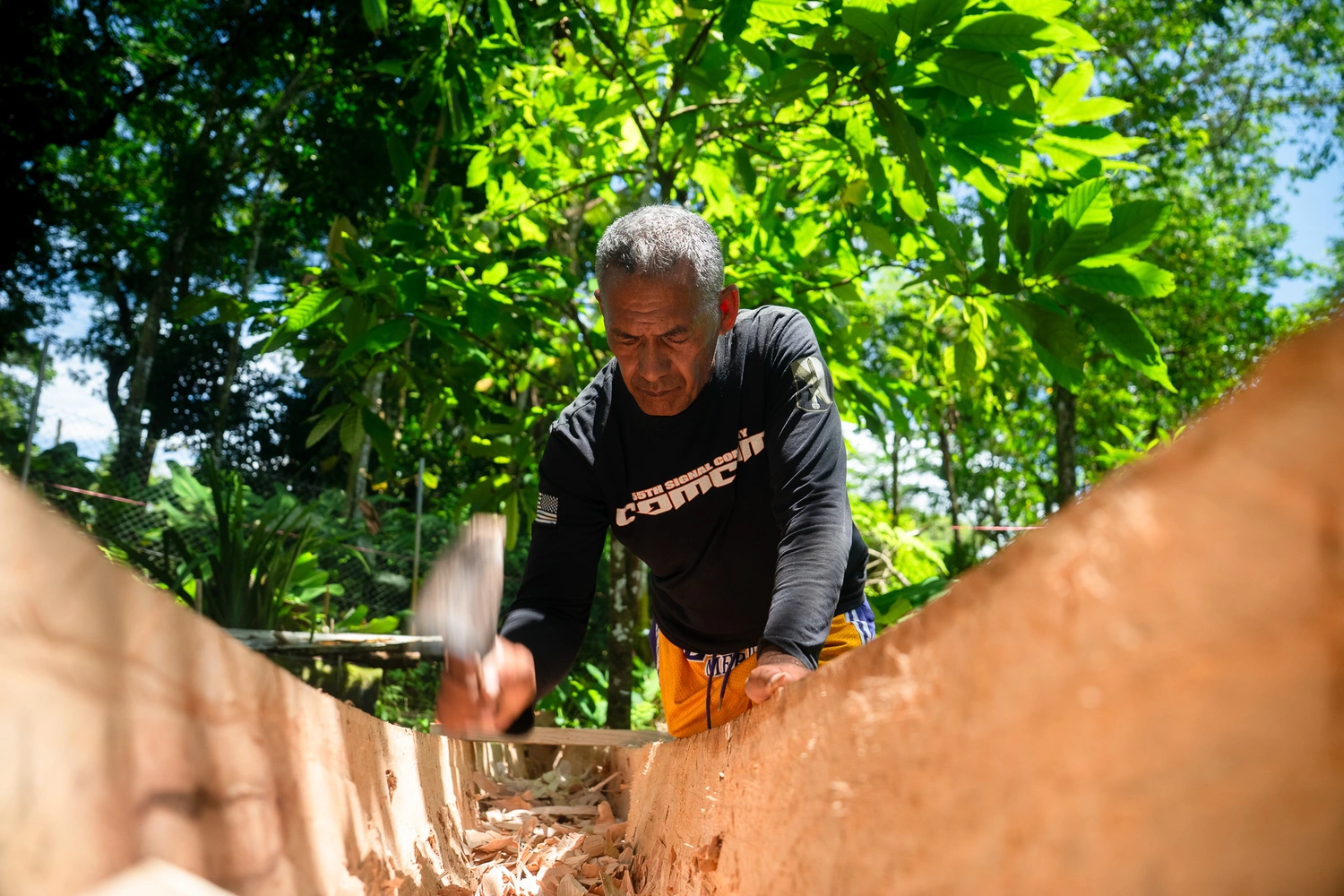   Master craftsmen build canoe for palolo 