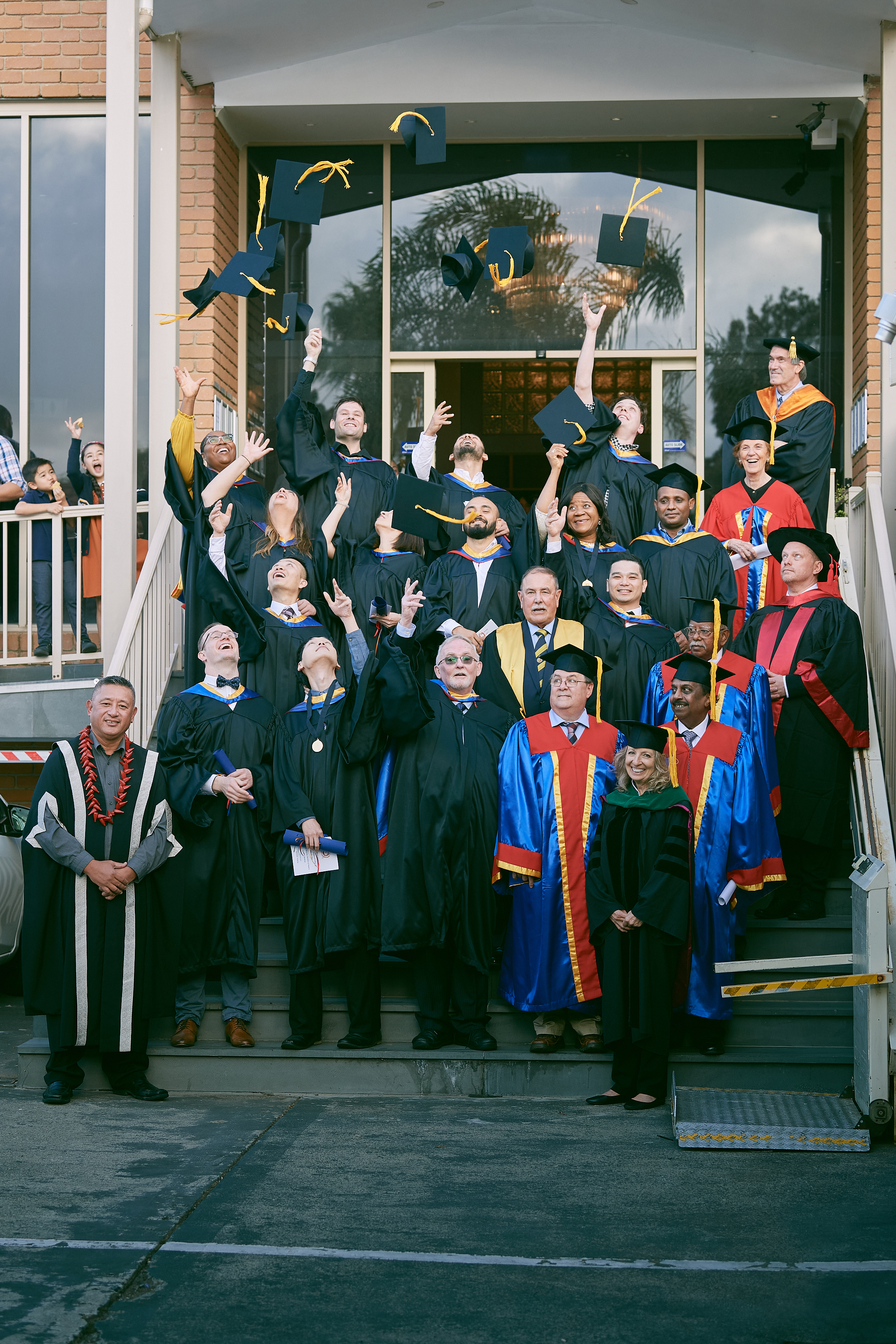 O.U.M. medicine graduates honoured in Melbourne