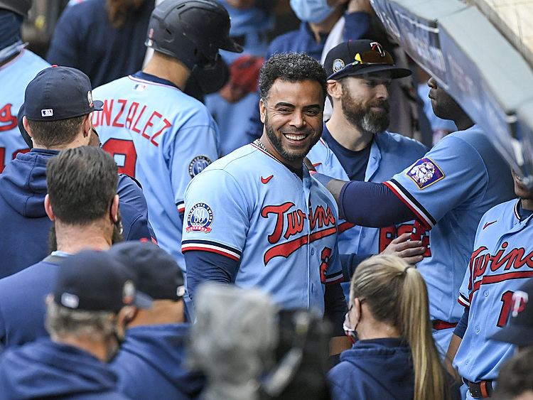 Twins' Nelson Cruz wins Marvin Miller Award for leadership