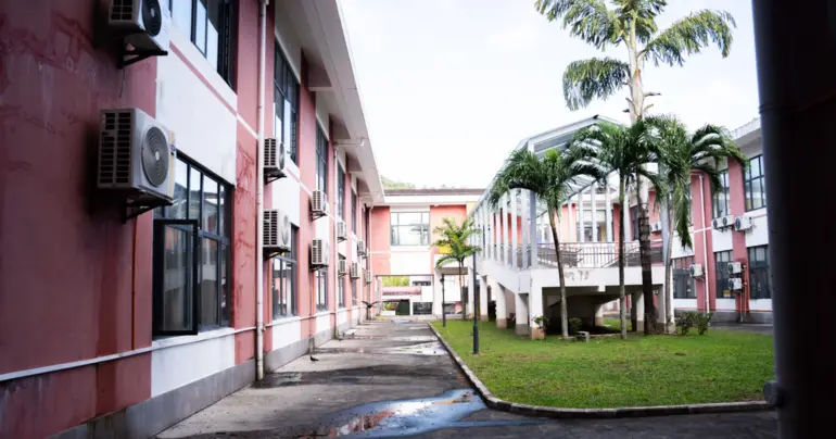 Hot and uncomfortable. Air-con not working properly in maternity unit