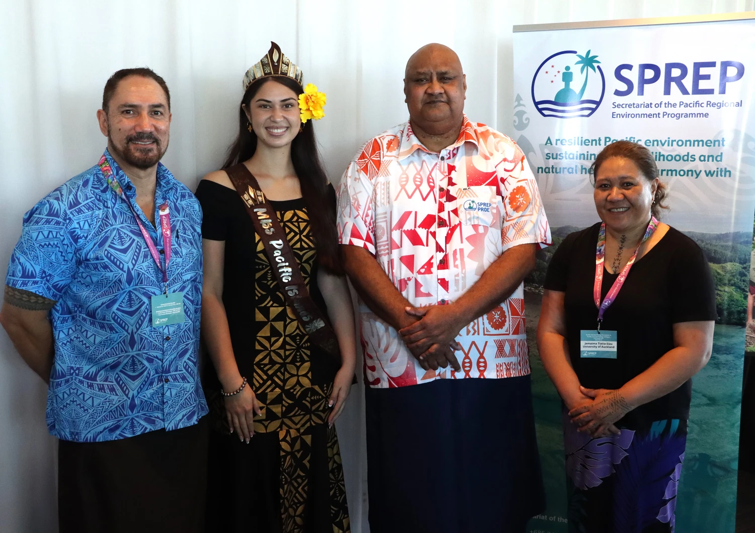 Auckland University backs rountable talks