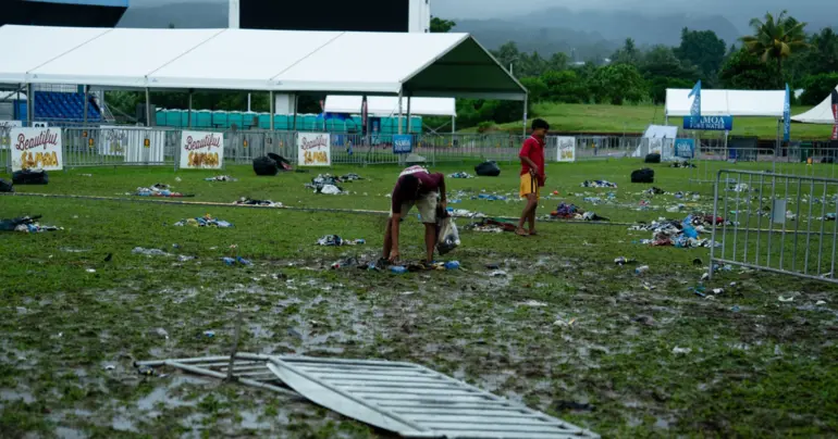 Children find money and jewellery in UB40 aftermath