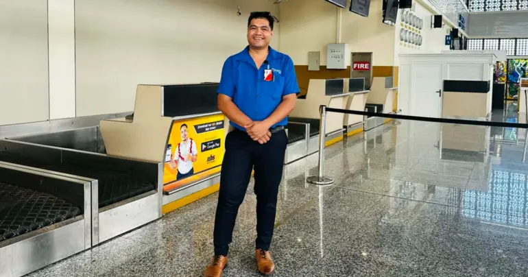 Qantas commends local airline employee