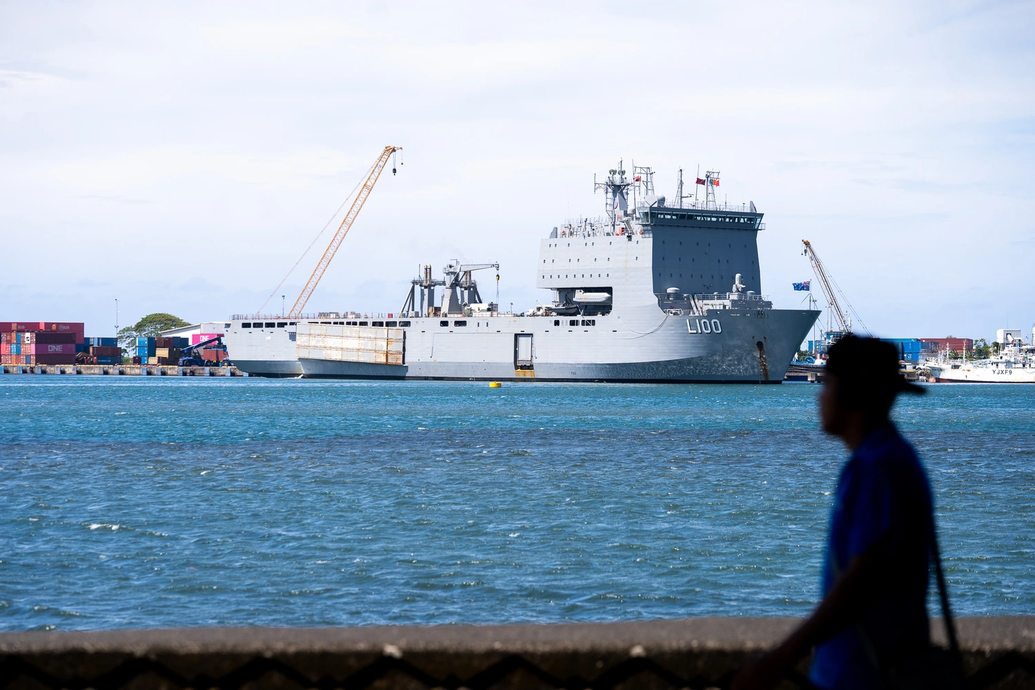 HMNZS Canterbury departs Apia