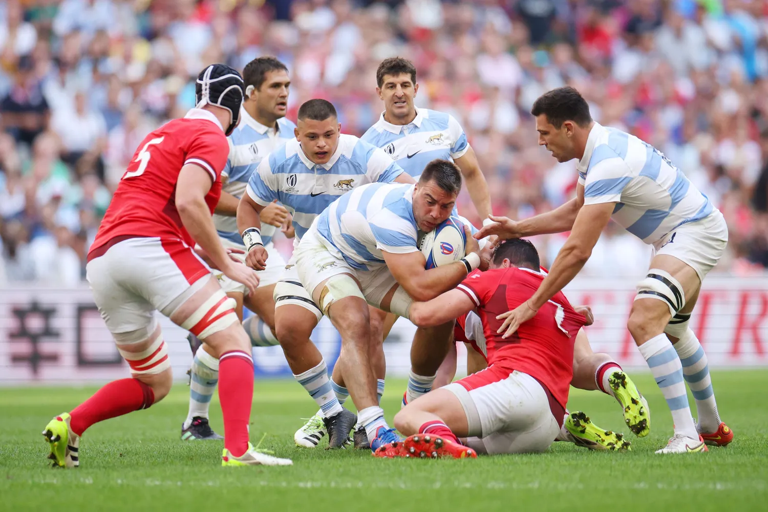 Argentina book semi-final spot