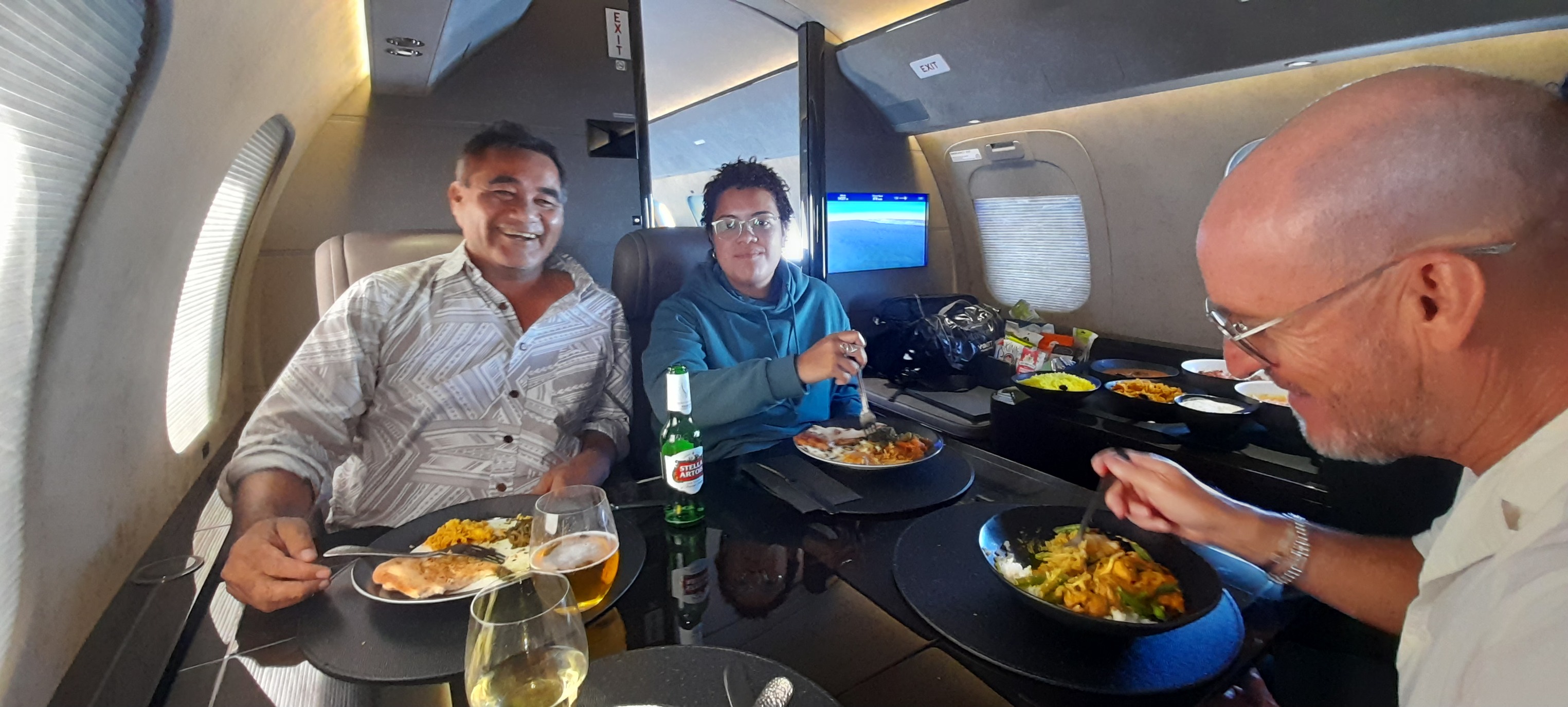 U.S. billionaire flies Samoa's delegation to Palau