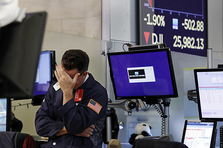 S&P 500 plunges in worst loss of year as trade war escalates