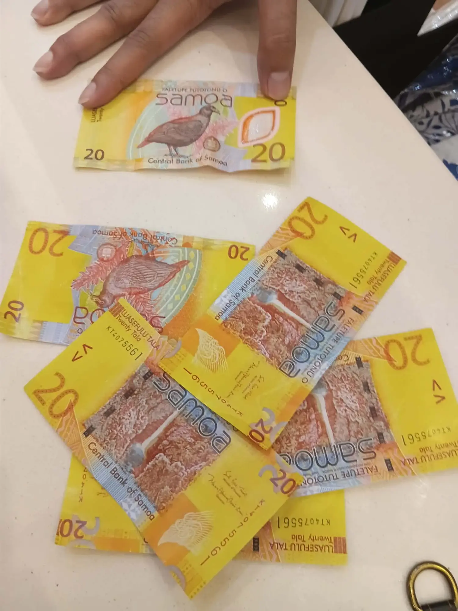 Rental car paid with fake $20 bills