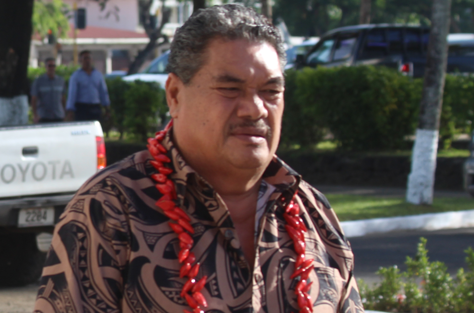 Aussies trim England's Day 1 lead with 2 late world records