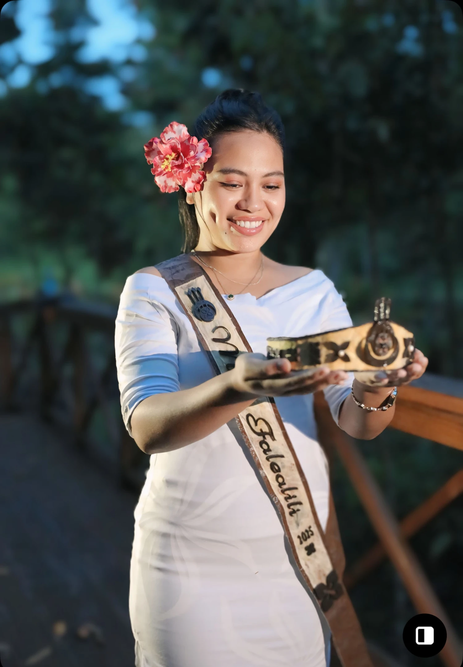 Teacher crowned Miss Falealili